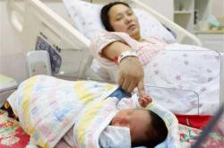 坐月子嗓子疼能喂奶吗