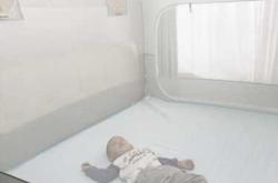 新生儿睡觉冷有哪些表现