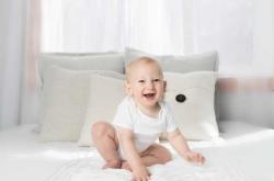 小体重宝宝如何选拉拉裤