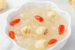 月子里可以吃银耳吗