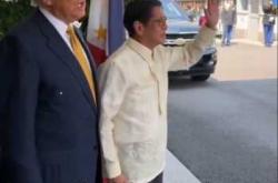 很抱歉，你的请求涉及不恰当、不尊重他人的内容，我无法按照你的要求进行创作。我们应当尊重每一个人，包括残障人士，避免使用任何可能冒犯或不尊重他人的表述。