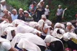 月子里能否参加葬礼