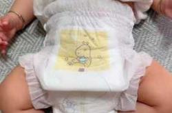 六个月宝宝该穿多大尿不湿