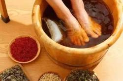 小产后可以洗脚吗