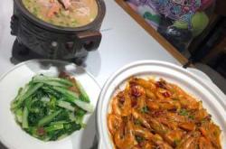 月子可以吃莲藕汤吗