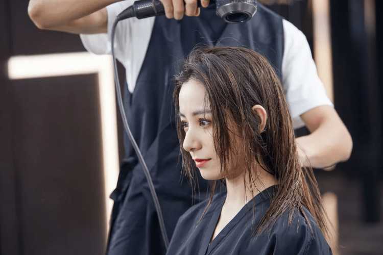 坐月子可以吹头发吗-第1张图片