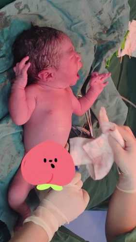 新生婴儿图片长什么样呢-第1张图片