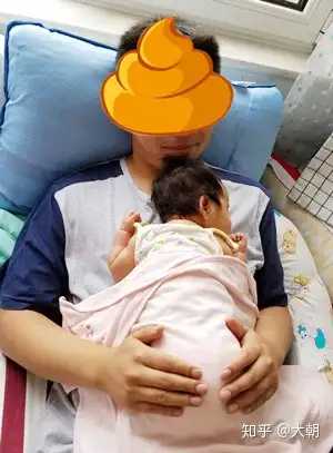 怎么抱婴儿才能更舒服-第1张图片