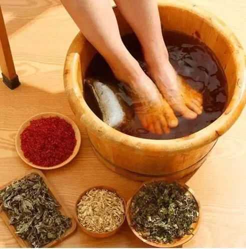 小产后可以洗脚吗-第1张图片