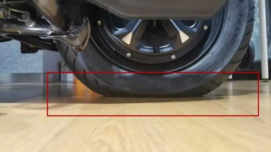 敞篷车爆胎教学视频在哪-第1张图片