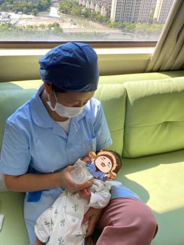 产后揉胸有哪些注意事项-第1张图片