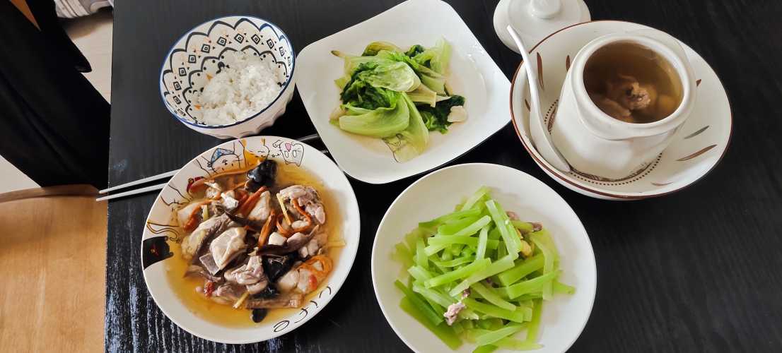 月子里可以吃什么菜呢-第1张图片